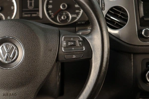 Внедорожник Volkswagen Tiguan 2012 года, 1259000 рублей, Челябинск