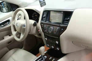 Внедорожник Nissan Pathfinder 2015 года, 2022000 рублей, Солонцы