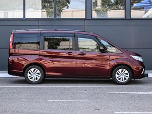 Минивэн Honda Stepwgn 2017 года, 1869000 рублей, Кирилловка