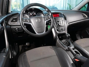 Хетчбэк Opel Astra 2011 года, 668000 рублей, Тверь