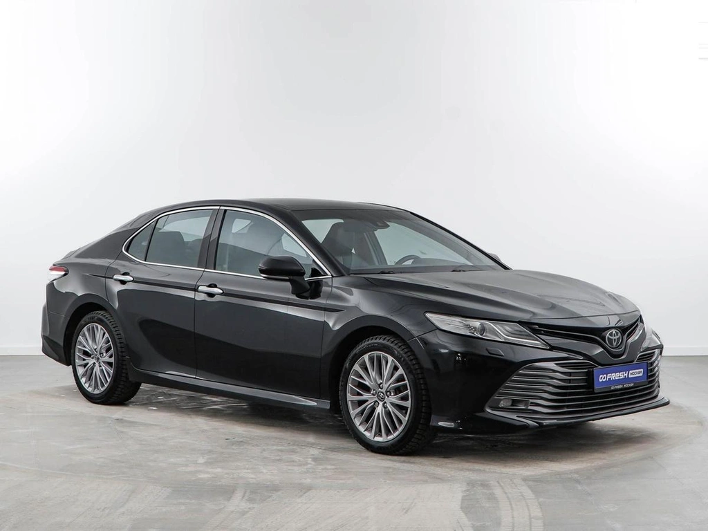 Седан Toyota Camry 2018 года, 2997444 рублей, Москва