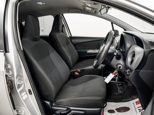 Хетчбэк Toyota Vitz 2015 года, 950000 рублей, Красноярск