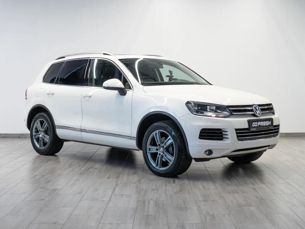 Внедорожник Volkswagen Touareg 2011 года, 2419000 рублей, Саратов