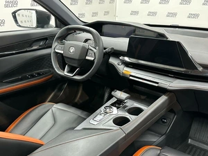 Лифтбек Changan UNI-V 2024 года, 2496000 рублей, Красноярск