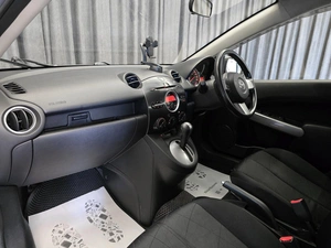 Хетчбэк Mazda Demio 2013 года, 760000 рублей, Красноярск