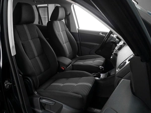 Внедорожник Volkswagen Tiguan 2010 года, 1299000 рублей, Тюмень