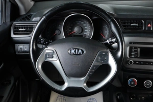 Седан Kia Rio 2016 года, 1059000 рублей, Тюмень