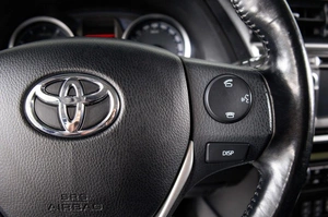 Хетчбэк Toyota Auris 2013 года, 1229000 рублей, Пермь