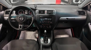 Седан Volkswagen Jetta 2012 года, 890000 рублей, Красноярск