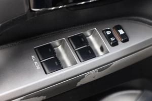 Внедорожник Toyota Land Cruiser 2015 года, 5649000 рублей, Новосибирск