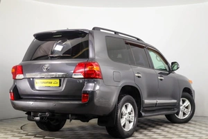 Внедорожник Toyota Land Cruiser 2013 года, 3639000 рублей, Пермь