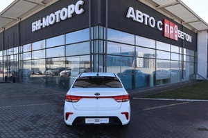 Седан Kia Rio 2018 года, 1050000 рублей, Мирное