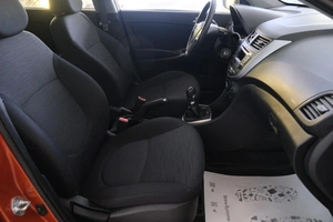 Хетчбэк Hyundai Solaris 2015 года, 989000 рублей, Омск