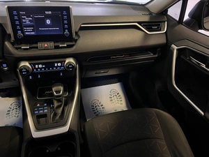 Внедорожник Toyota RAV4 2020 года, 3359000 рублей, Красноярск