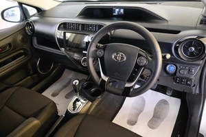 Хетчбэк Toyota Aqua 2018 года, 1229000 рублей, Омск