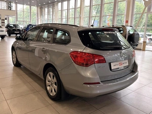 Универсал Opel Astra 2013 года, 820000 рублей, Орёл