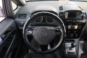 Минивэн Opel Zafira 2011 года, 729000 рублей, Омск