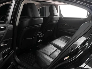 Седан Lexus ES 2019 года, 3649000 рублей, Тюмень