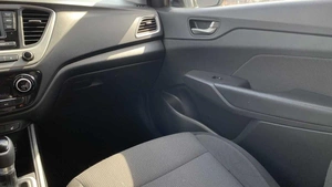 Седан Hyundai Solaris 2017 года, 1140000 рублей, Солонцы