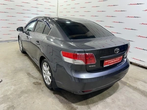 Седан Toyota Avensis 2009 года, 1150000 рублей, Красноярск