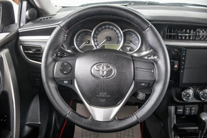 Седан Toyota Corolla 2014 года, 949000 рублей, Пермь