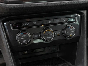Внедорожник Volkswagen Tiguan 2017 года, 2325000 рублей, Краснодар