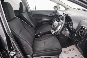 Хетчбэк Toyota Ractis 2011 года, 899000 рублей, Красноярск