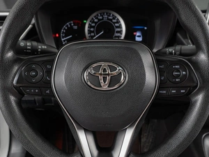 Седан Toyota Corolla 2021 года, 1768000 рублей, Тюмень