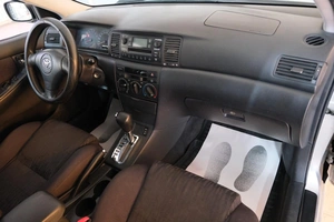 Хетчбэк Toyota Corolla 2002 года, 569000 рублей, Омск