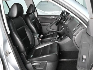 Внедорожник Volkswagen Tiguan 2010 года, 1239000 рублей, Ростов-на-Дону