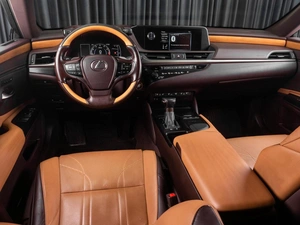 Седан Lexus ES 2019 года, 2949000 рублей, Тюмень