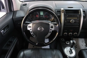 Внедорожник Nissan X-Trail 2011 года, 1459000 рублей, Омск