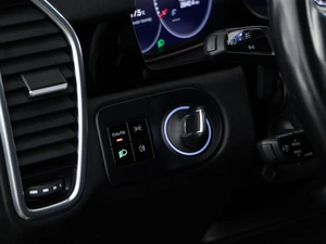 Внедорожник Porsche Cayenne 2018 года, 5595055 рублей, Москва