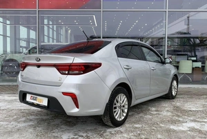 Седан Kia Rio 2020 года, 880000 рублей, Солонцы
