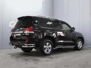 Внедорожник Toyota Land Cruiser 2011 года, 4350000 рублей, Омск
