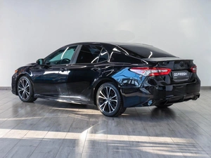 Седан Toyota Camry 2018 года, 2119000 рублей, Саратов