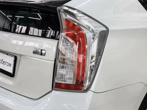 Лифтбек Toyota Prius 2015 года, 1290000 рублей, Барнаул