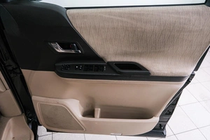 Минивэн Toyota Alphard 2012 года, 2429000 рублей, Красноярск