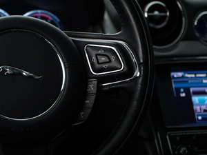 Седан Jaguar XJ 2013 года, 1799077 рублей, Москва