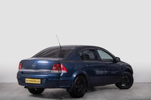 Седан Opel Astra 2011 года, 669000 рублей, Томск