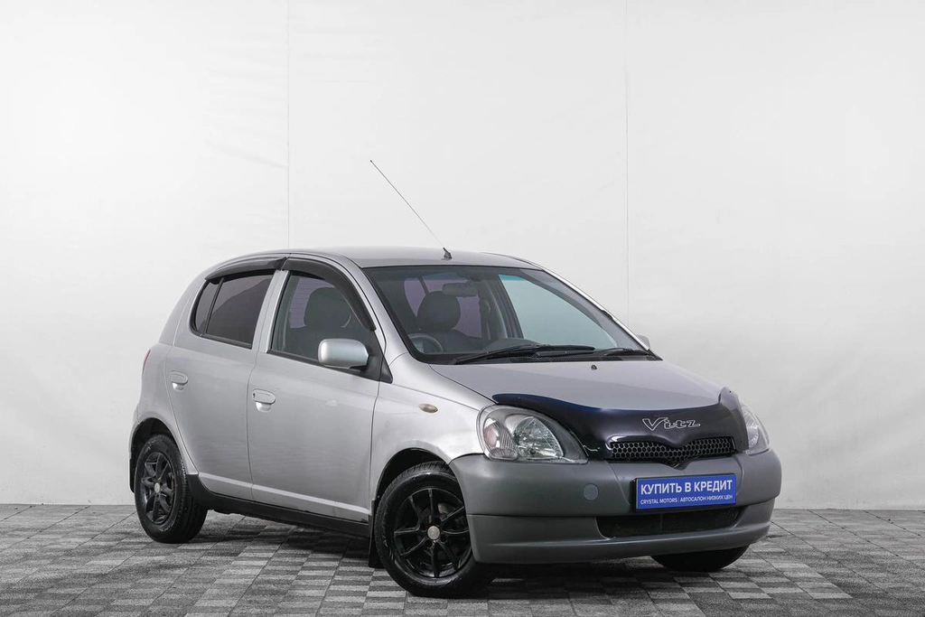 Хетчбэк Toyota Vitz 2000 года, 329000 рублей, Кемерово