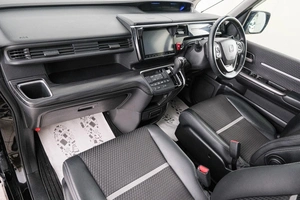 Минивэн Honda Stepwgn Spada 2016 года, 1999000 рублей, Красноярск