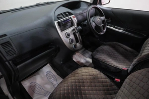 Хетчбэк Toyota Ractis 2009 года, 699000 рублей, Новокузнецк
