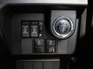 Хетчбэк Toyota Tank 2016 года, 1180000 рублей, Краснодар