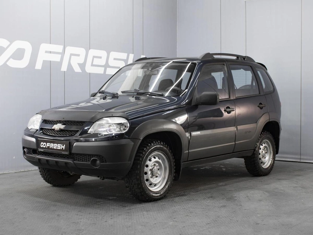 Внедорожник Chevrolet Niva 2011 года, 430000 рублей, Омск