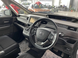 Минивэн Honda Freed 2017 года, 1467000 рублей, Солонцы