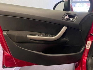 Хетчбэк Peugeot 308 2011 года, 529000 рублей, Красноярск