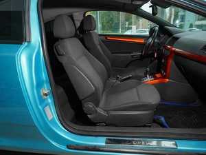 Хетчбэк Opel Astra GTC 2010 года, 648000 рублей, Тверь
