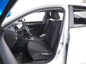 Седан Volkswagen Bora 2022 года, 1749032 рублей, Москва