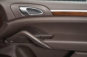 Внедорожник Porsche Cayenne 2011 года, 2757000 рублей, Красноярск